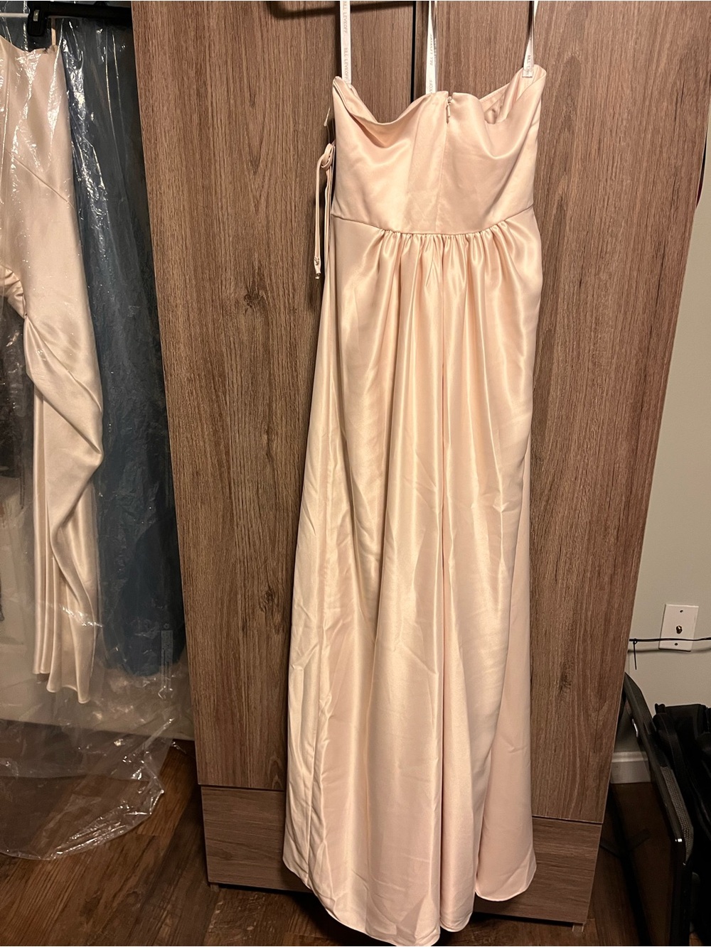 Beautiful new with tags Champagne gown - Picture 7 of 7
